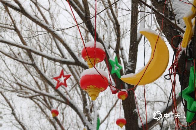 瑞雪兆丰年 河北崇礼春节前夕迎降雪