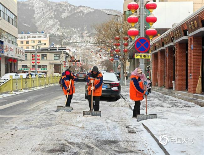 瑞雪兆丰年 河北崇礼春节前夕迎降雪